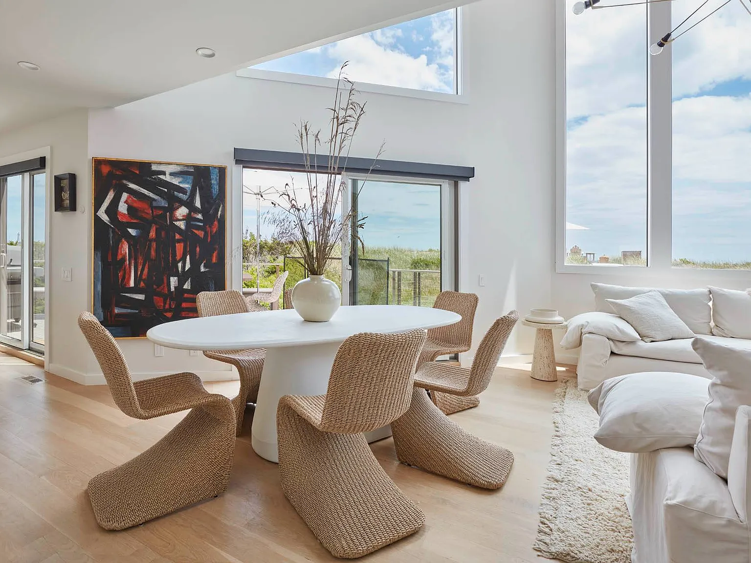 Exclusive Beachfront Living In Amagansett — Photo 4