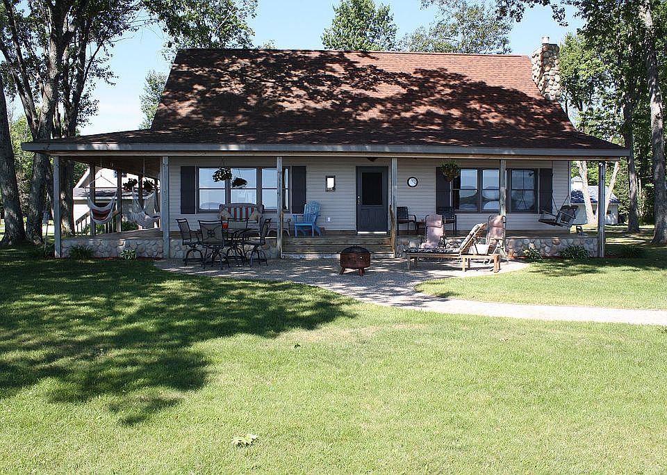 Lake side - patio/walkway