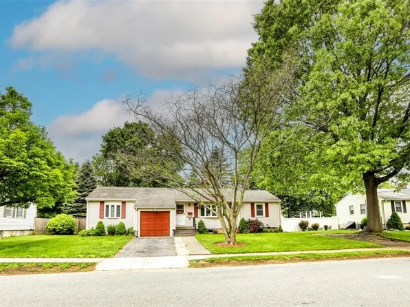11 Sunrise Ave, Stoneham, MA 02180
