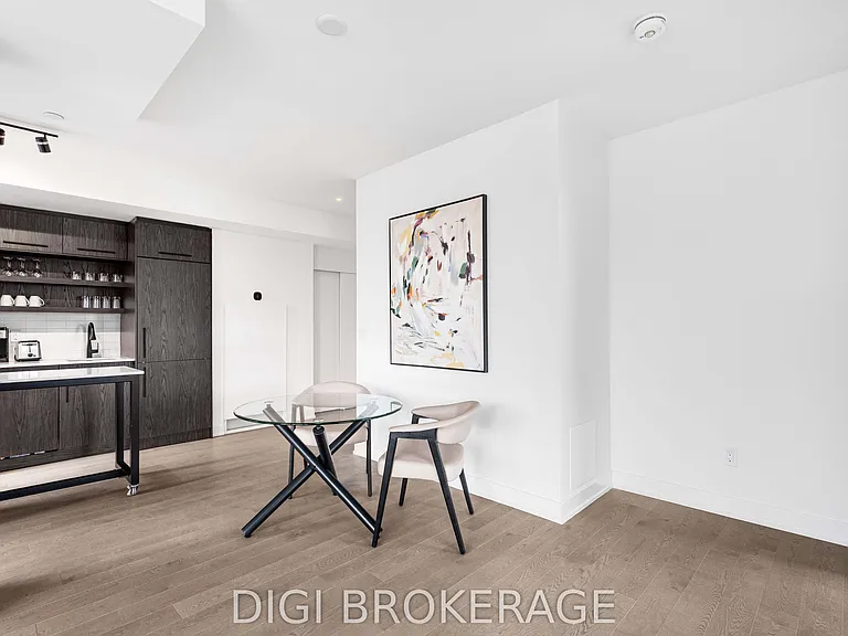 560 Rideau St #303 — Photo 19