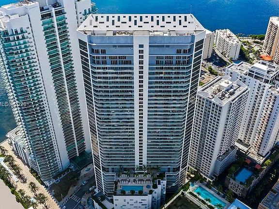 3rd image of 1300 Brickell Bay Dr APT 2000