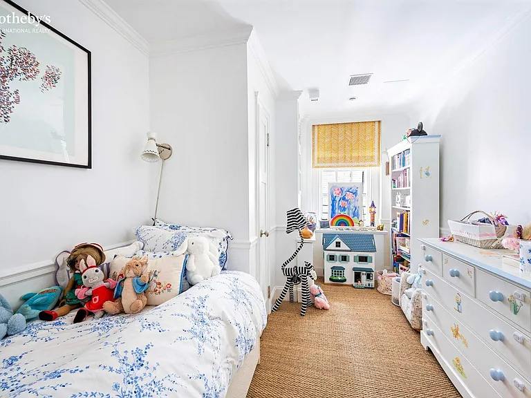 130 E 67th St #4EF — Photo 12