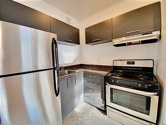 2nd image of 345 E 109th St APT 3A