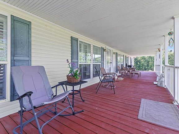 5th image of 252 Maiden Ln