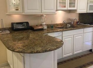 16000 92nd St, Howard Beach, NY 11414