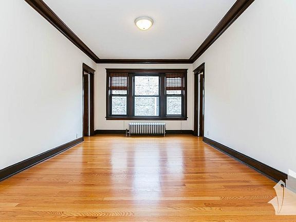 5th image of 1943 W Cuyler Ave APT 2