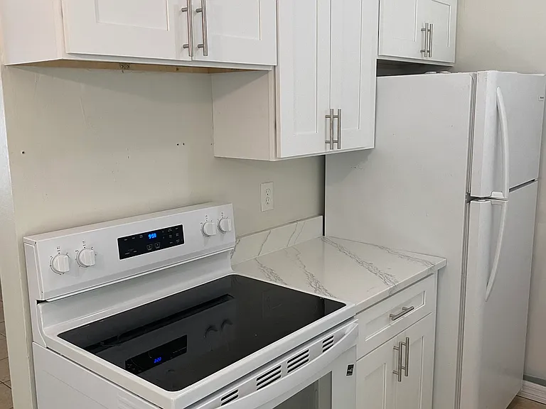 950 Beau Ct — Photo 2