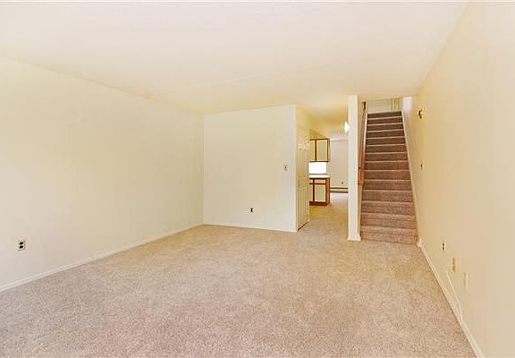 2nd image of 83 W 128th St APT 2