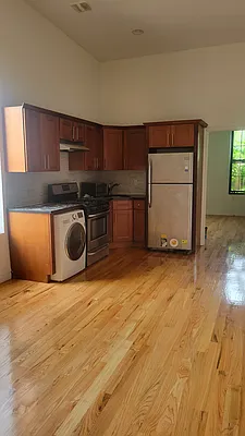 Rented by Obiajula Ugbomah, LREB | media 2