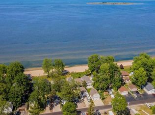 777 Bay Rd, Bay City, MI 48706