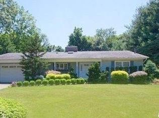 11 Blair Dr, Huntington, NY 11743