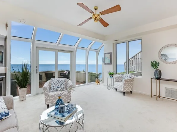 44 Oceanside Dr, Hull, MA 02045