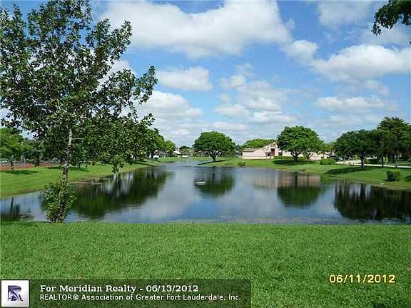 2nd image of 5005 E Lakes Dr #5005