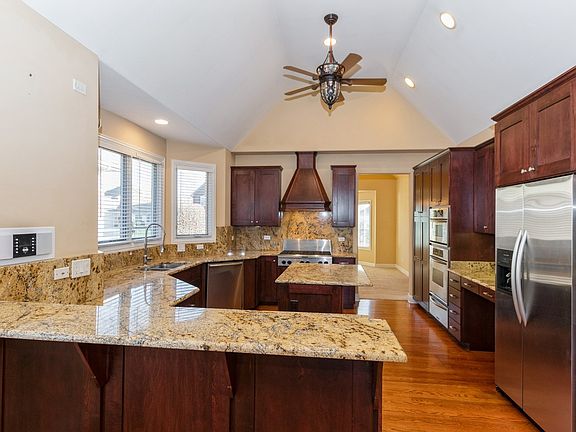 4th image of 426 Shadow Creek Dr