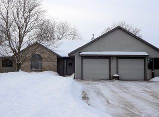 W6865 Windward Dr, Greenville, WI 54942