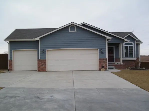 901 Maple St, Wakefield, KS 67487