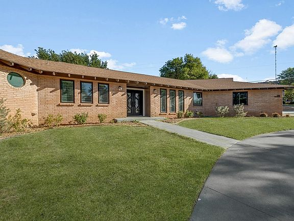 3rd image of 700 Highland Dr