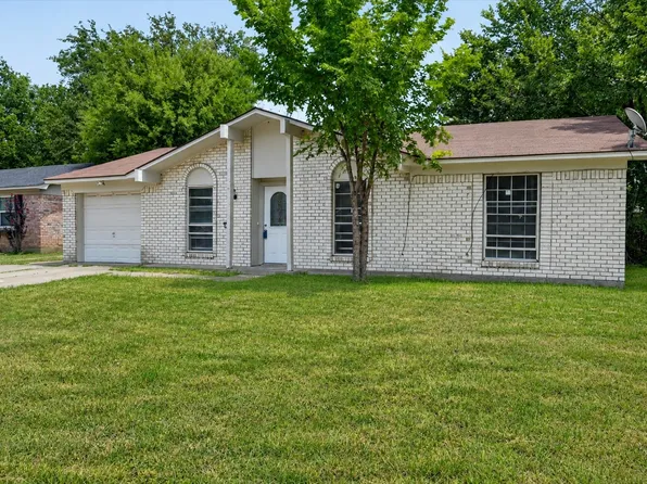 1123 Venus St, Cedar Hill, TX 75104