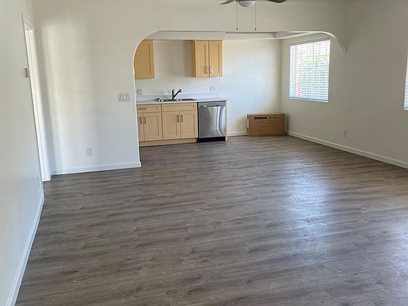 Huge Great Room with wonderful views of the mountains!