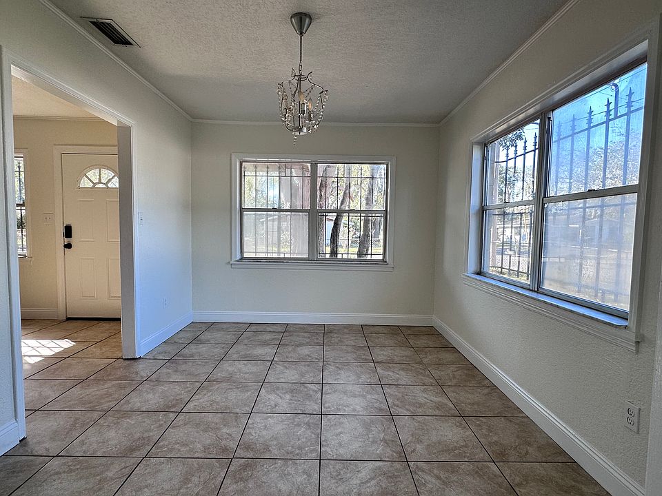 1st image of 604 S Grady Ave