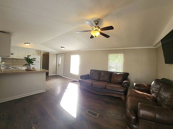 4th image of 9359 103rd St Lot 40