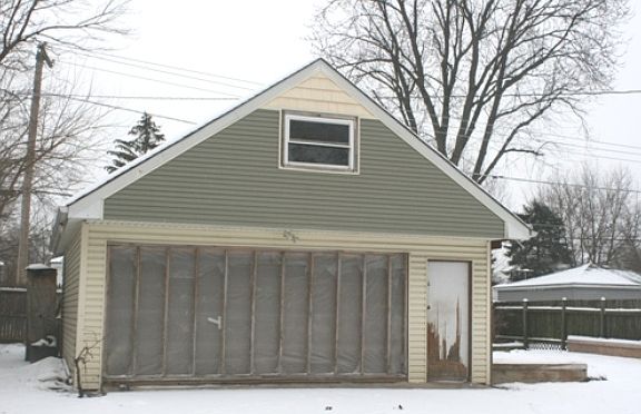 2nd image of 379 N Walnut Ave
