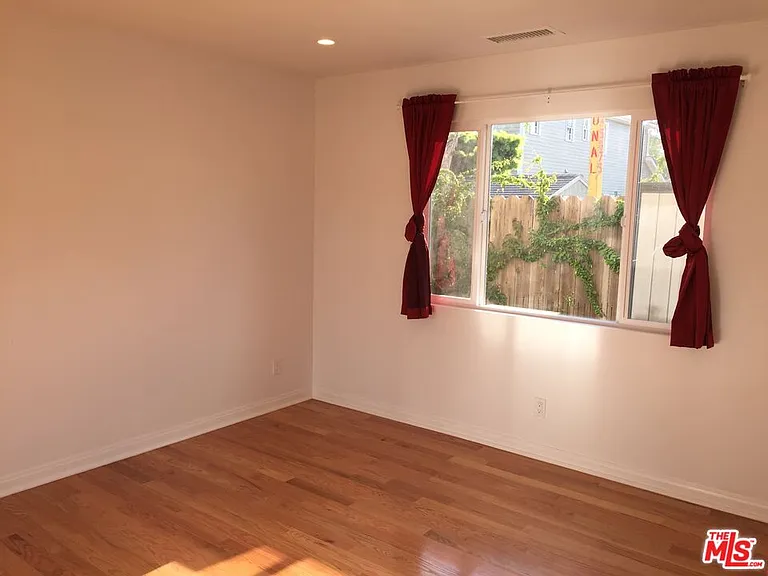 4333 S Westlawn Ave — Photo 7
