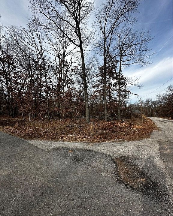 2nd image of Malone Dr #16