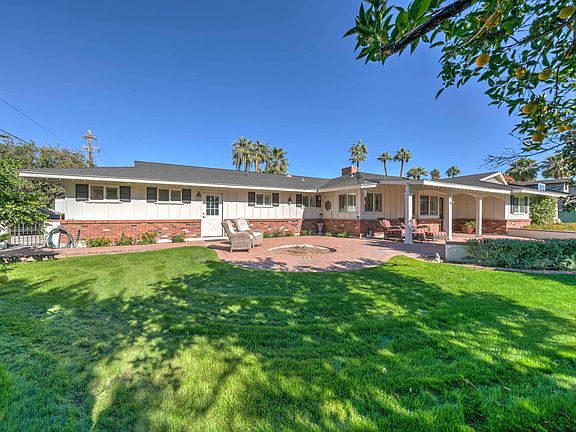 3rd image of 5602 E Calle Del Paisano