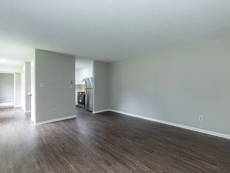 Ligon Apartments- 2900 Ligon St — Photo 2