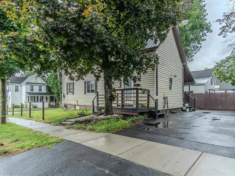 631 Grant St — Photo 15
