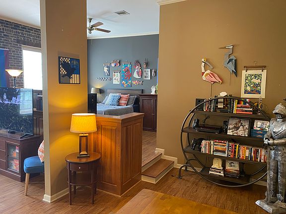 2nd image of 503 Jefferson St APT 4