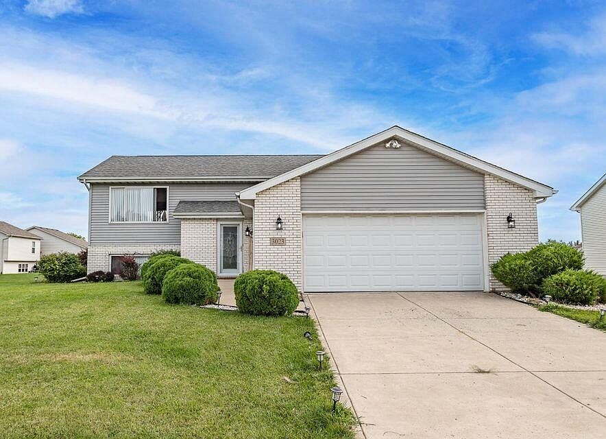 1st image of 3023 W 63rd Ln