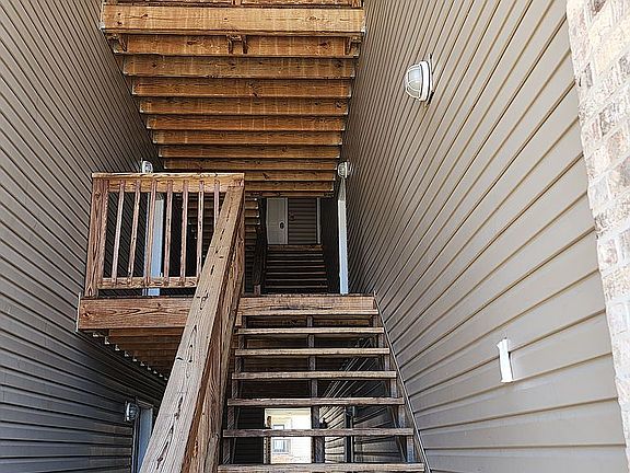 3rd image of 231 Creekside Dr