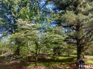 448 Russell Beach Rd, Vilas, NC 28692