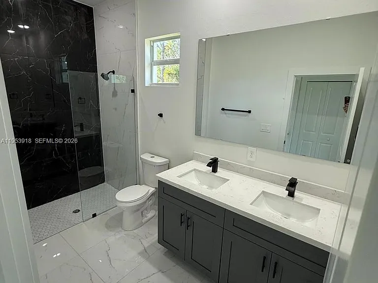 1121 Florence St E — Photo 18