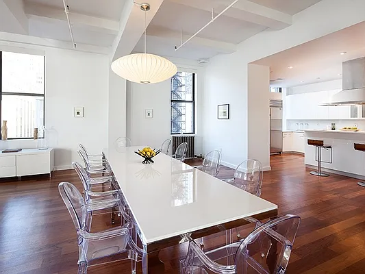 Sold by Sotheby's International Realty | media 34