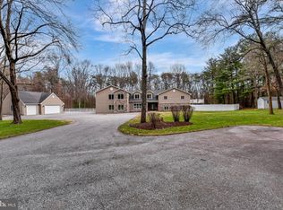 7715 Paradise Beach Rd, Pasadena, MD 21122