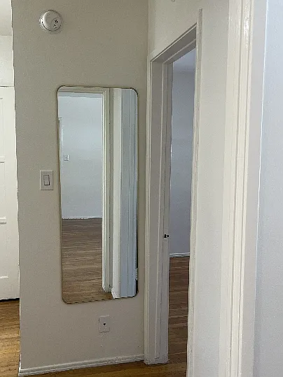 Silverlake Garden Apartments — Photo 11