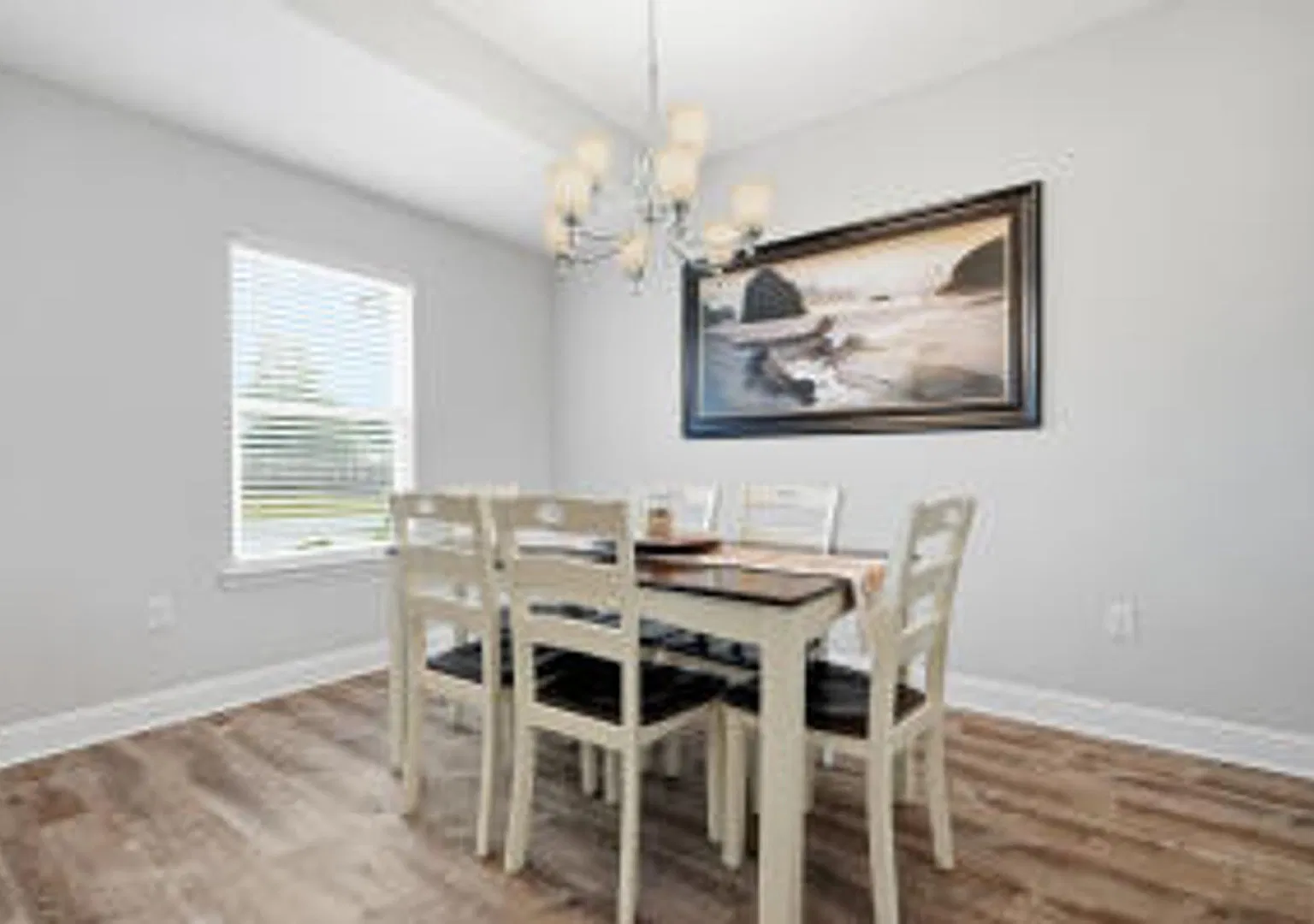 Gorgeous 4 Bedroom Home in Lee Farms — Photo 4