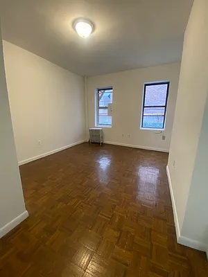 Rented by Peter R. Hungerford, LREB | media 23