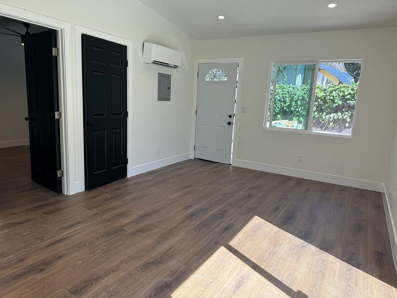 3876 Stotts St — Photo 2