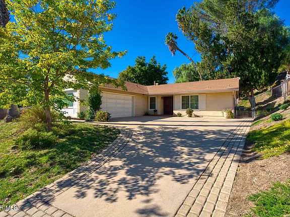 2nd image of 6947 Scarborough Peak Dr
