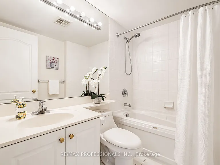 18 William Carson Cres #305 — Photo 8