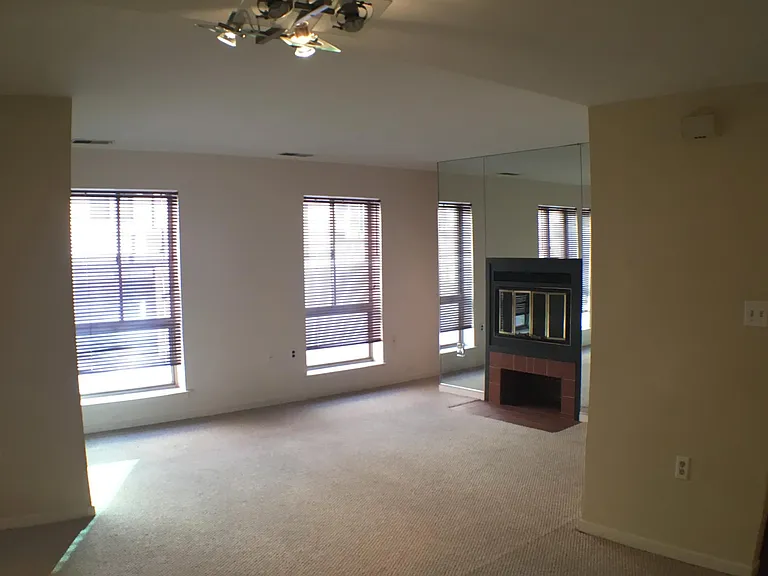 600 S Charles St #2 — Photo 12