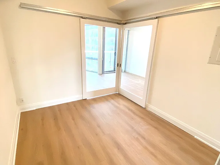 832 Bay St #2007 — Photo 26