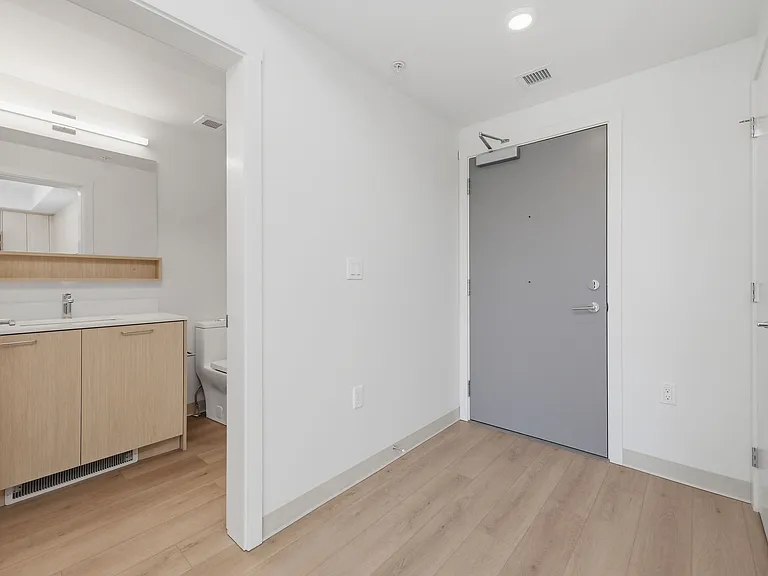 1529 Oxford St — Photo 61