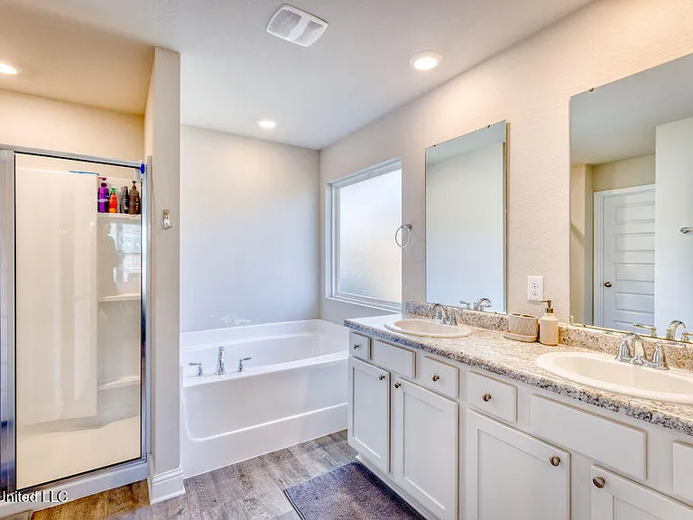 6476 Eastland Cir — Photo 20