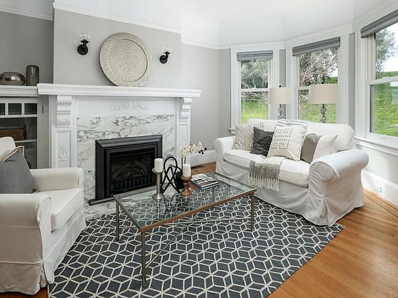 4th image of 201 Holly Park Cir