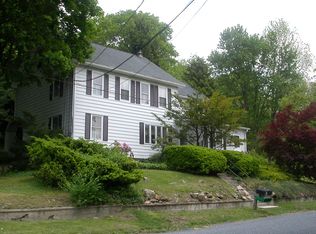 3077 Oakhurst Dr, Center Valley, PA 18034